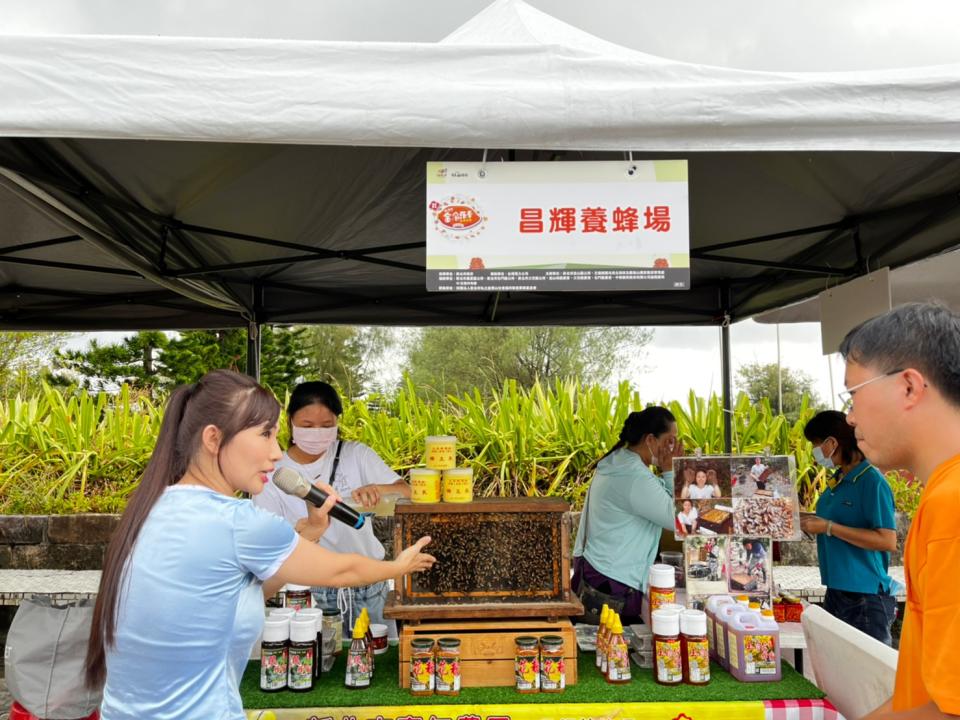 金山在地青農自產自銷之農特產品。（金山區公所提供）