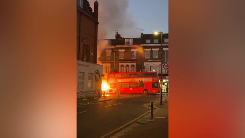 In footage and pictures from the scene, the electric bus appears to be the 200 route going from Mitcham to Raynes Park (X/@Ben423952659513/@StevenW65432097)