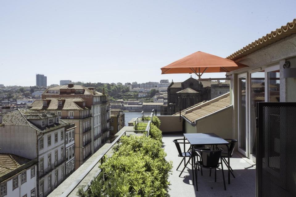  (The House Ribeira Hotel)