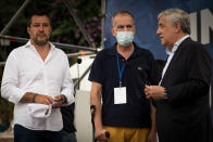 Sul palco di Piazza del Popolo il vicepresidente di Forza Italia, Antonio Tajani, la leader di Fratelli d'Italia, Giorgia Meloni, e Matteo Salvini.