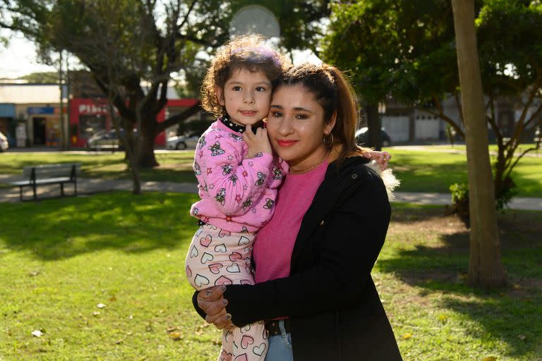 "Creo que Dios preparó esto para permitirme sanar. Ahora ya sé dónde está mi hijo", dice Camila Barbero, tras recuperar el cuerpo de su primer bebé - Créditos: @Marcelo Manera