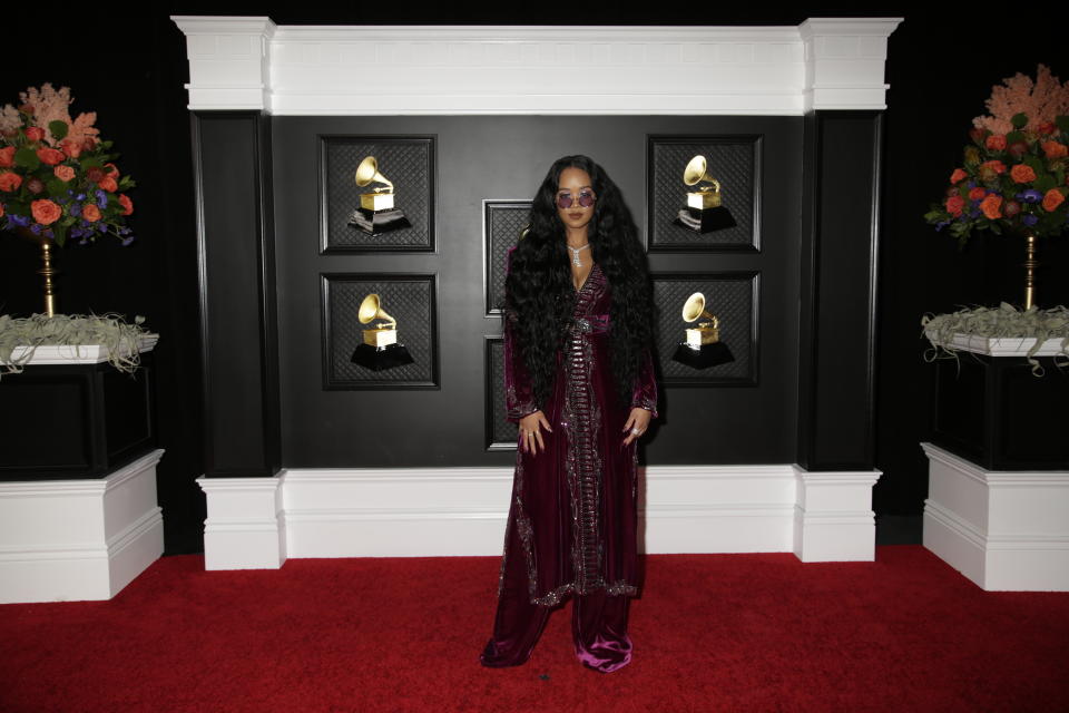 <p>La ganadora a Mejor Canción del Año, sin embargo, no brilló en la alfombra roja con su conjunto de Dundas. Otra vez será. (Foto: Francis Specker / CBS via Getty Images)</p> 