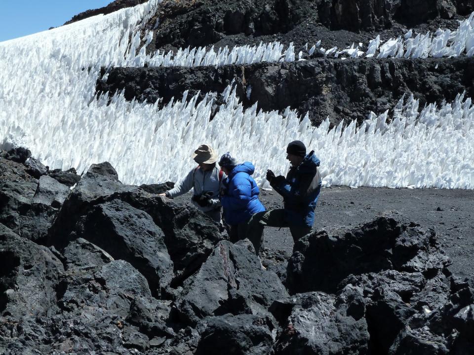 Chile. En el cuerpo de Laco Sur a 4.800 m. Author provided