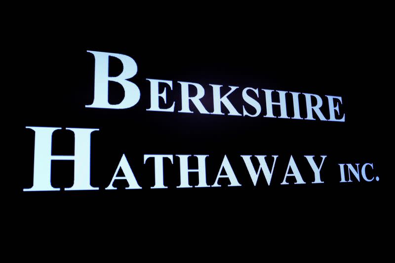 At Berkshire Hathaway meeting, Warren Buffett to field questions on