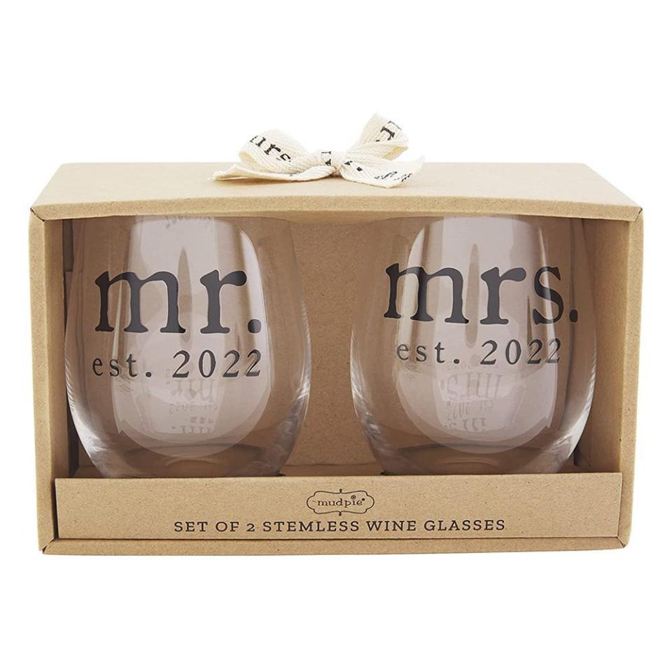 8) Mr. & Mrs. Wedding Wine Glasses