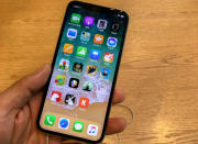 <p>Bronze geht im Juni an das Flaggschiff von Apple. Im Vormonat reichte es noch für einen zweiten Platz, doch im vergangenen Monat griffen die Kunden lieber zu zwei anderen Geräten, als zum 1149 Euro teuren iPhone X. </p>