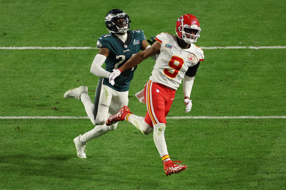 GLENDALE, ARIZONA - FEBRUARY 12: James Bradberry #24 of the Philadelphia Eagles is called for holding against JuJu Smith-Schuster #9 of the Kansas City Chiefs during the fourth quarter in Super Bowl LVII at State Farm Stadium on February 12, 2023 in Glendale, Arizona. (Photo by Sarah Stier/Getty Images)