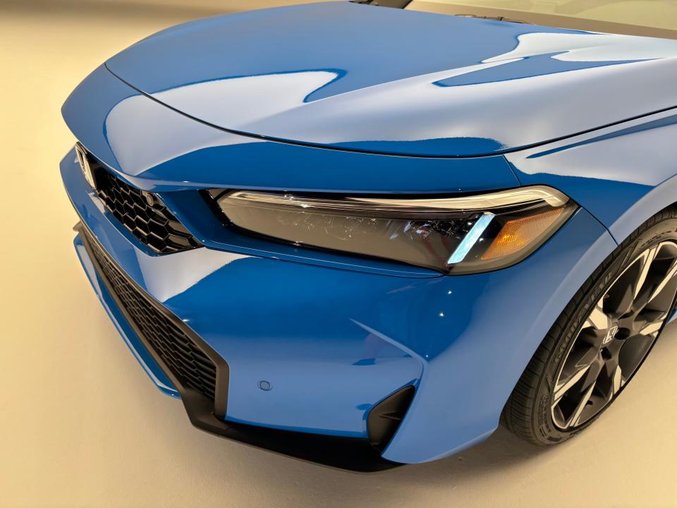 The 2025 Honda Civic's nose was restyled to look more like a Honda Accord.