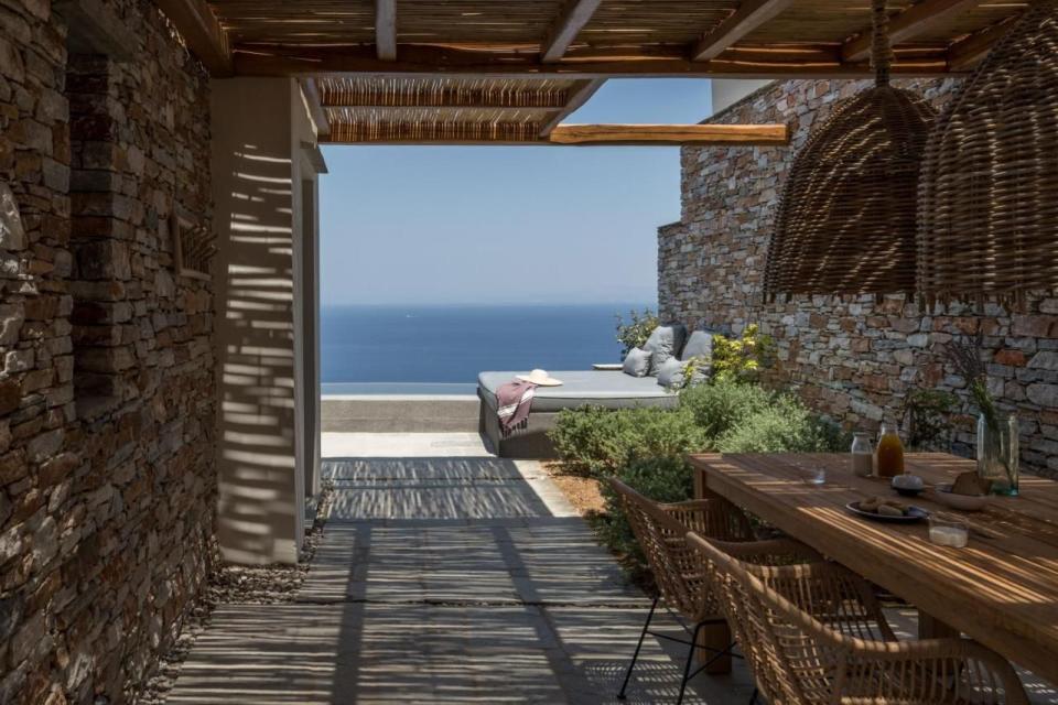 12) Verina Astra, Sifnos