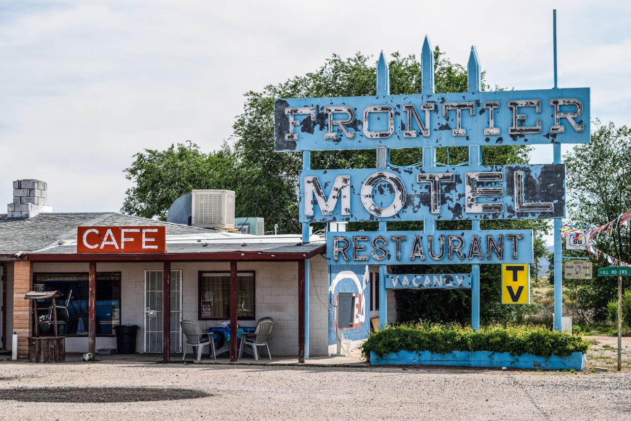 decaying motel in truxton