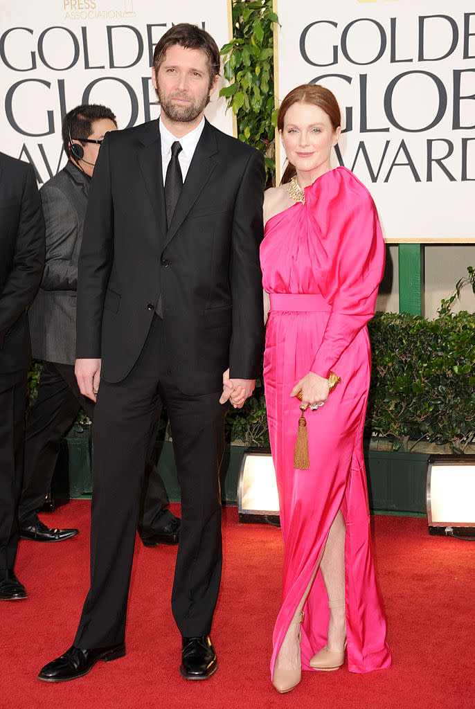 Julianne Moore, Bart Freundlich, 2011 golden globes, lanvin