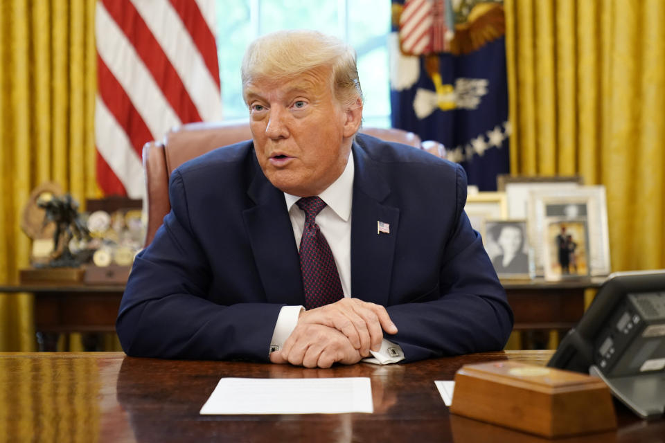 Donald Trump aún se resiste a aceptar su derrota electoral y ha elucubrado que su administración podría continuar y él seguir en la Casa Blanca. (AP Photo/Andrew Harnik)