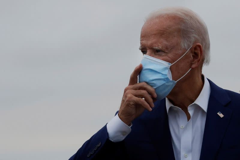 Foto de archivo. El candidato demócrata Biden durante su campaña en Georgia