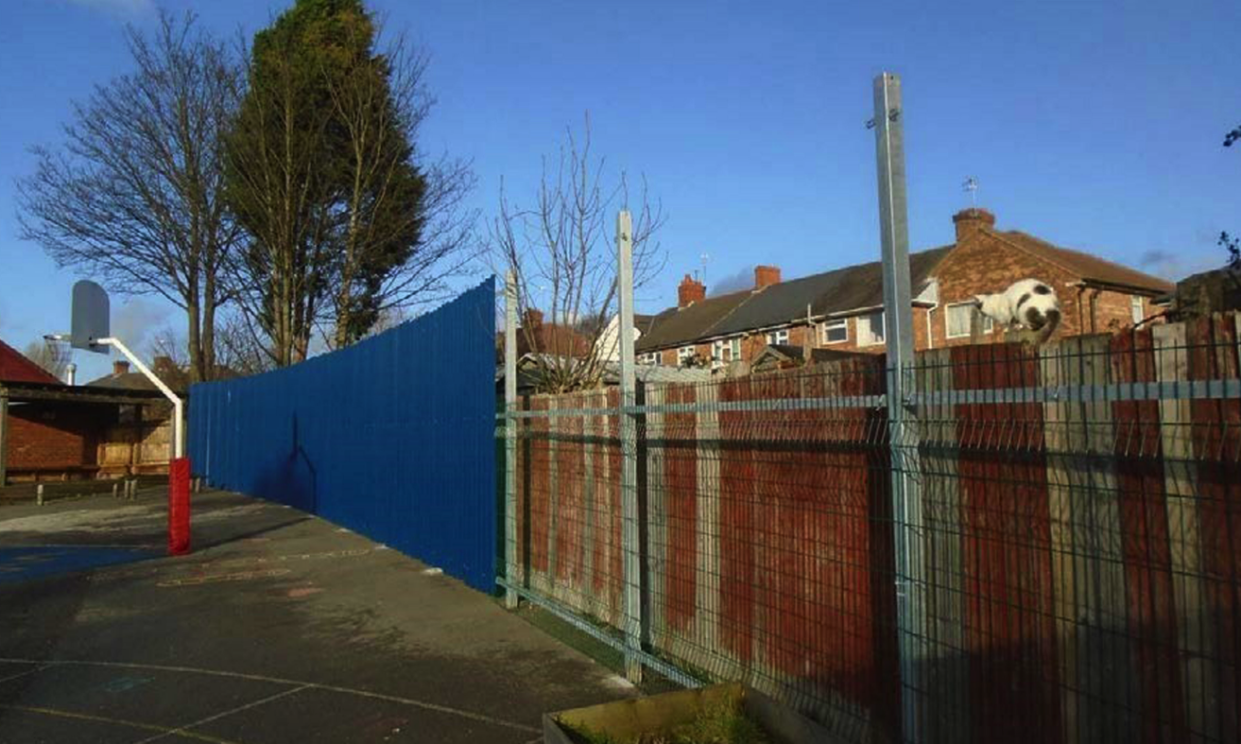 The huge fence was erected at Twickenham Primary School (SWNS)