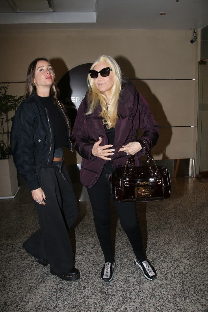 Susana Gimenez y su nieta Lucia Celasco en Ezeiza, antes de emprender viaje rumbo a Miami