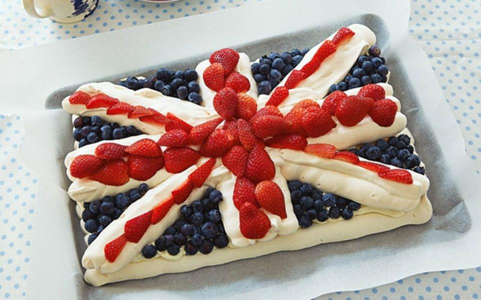 Union flag meringue cake - Yuki Sugiura