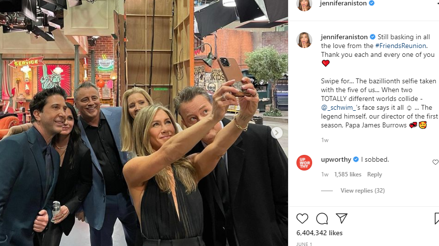 The cast of 'Friends' pose for a picture on the set of the show. (Screengrab from Jennifer Aniston Instagram)