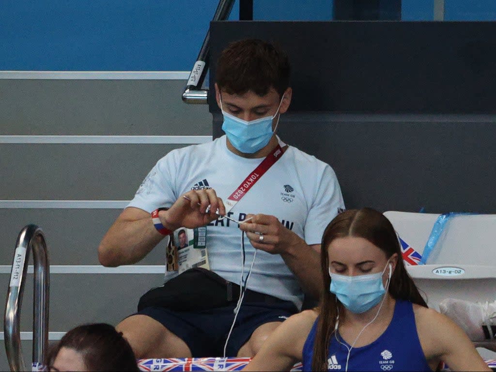 Tom Daley knits at the Tokyo Olympics (Getty Images)
