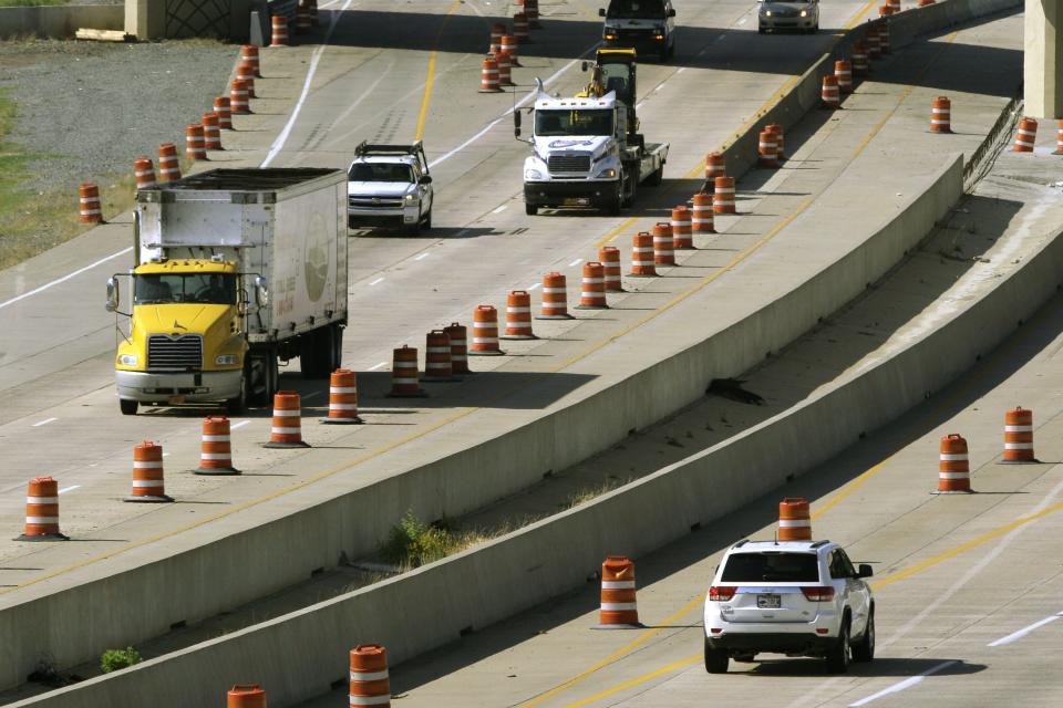 La infraestructura podría ser el próximo problema que la administración Trump intente abordar en 2018. Sin embargo, tras un agotador 2017 que culminó con la aprobación de una gran bajada en los impuestos corporativos, no está claro si aún queda voluntad política para hacerle frente a un gasto público mayor. (Foto AP/Danny Johnston)