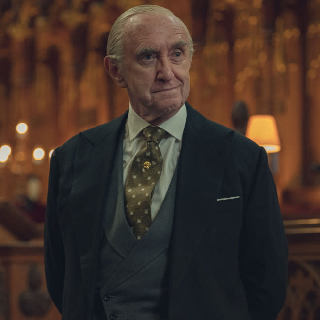 Sir Jonathan Pryce se disculpa con la princesa Ana por su papel en 'The Crown' credit:Bang Showbiz