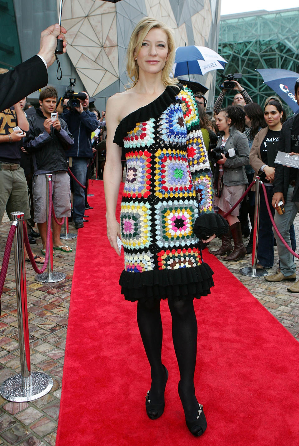 Cate Blanchett machte gehäkelte Kleidung 20199 Red-Carpet-tauglich (Bild: Scott Barbour/Getty Images)