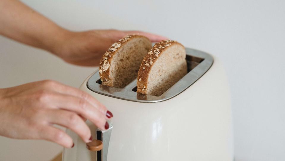 烤麵包機推薦_烤麵包機的挑選要點有哪些？3 個挑選要點告訴你