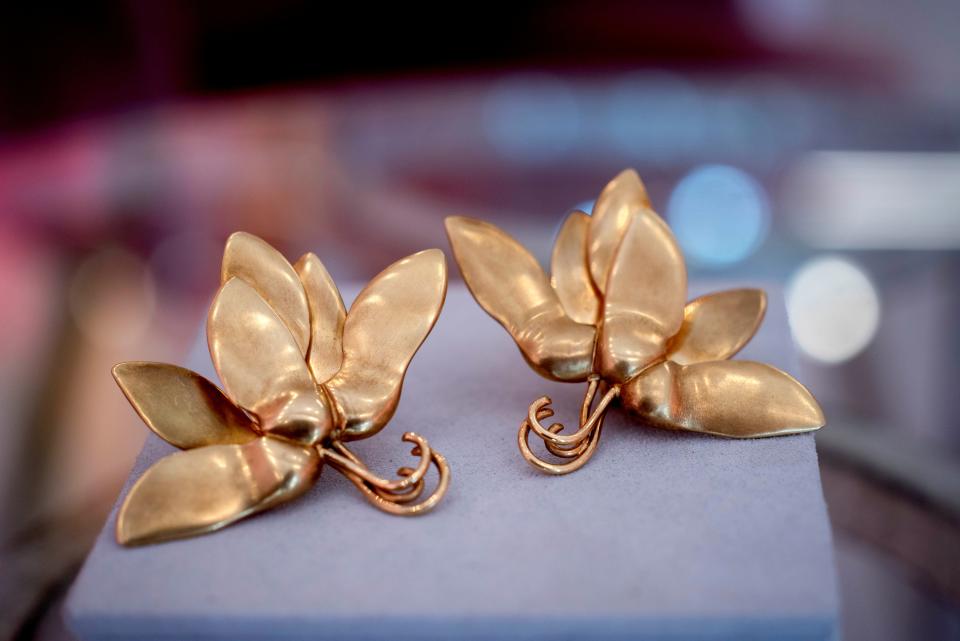 These 18k Jar Gold earrings have an estimated value of $25,000 to $35,000.