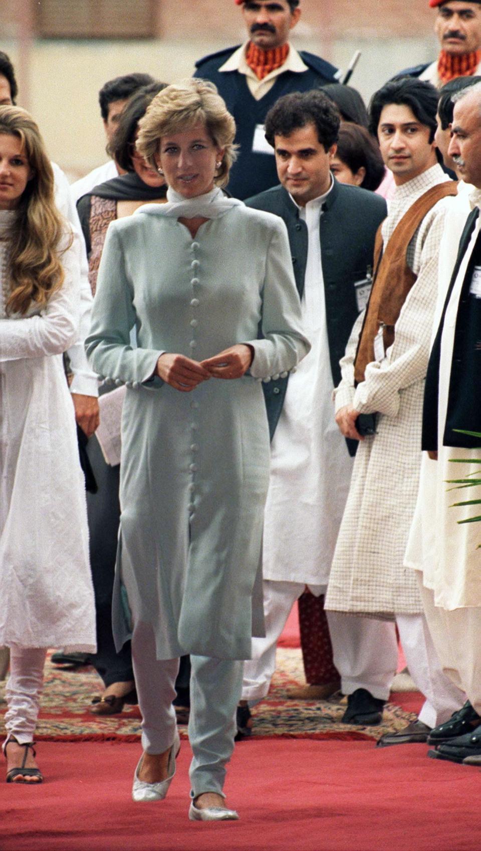 <h1 class="title">Diana In Pakistan</h1><cite class="credit">Photo: Getty Images</cite>