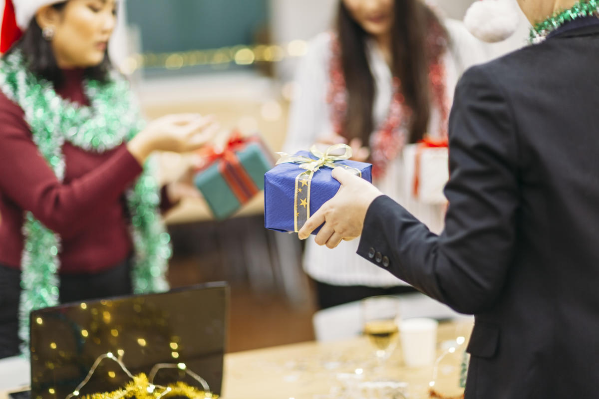 9 Office Gift-Giving Dos And Don'ts