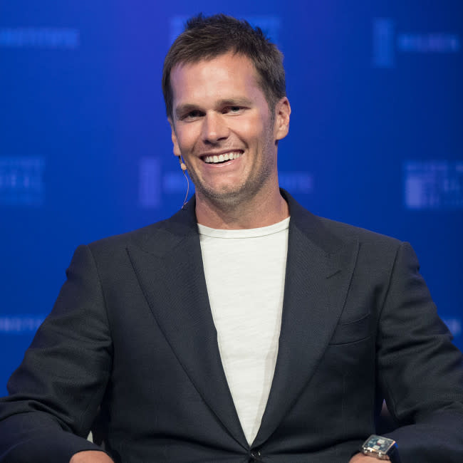 Tom Brady quiere criar a sus hijos con los valores correctos credit:Bang Showbiz