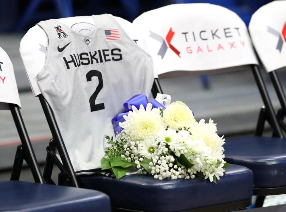 Gianna Bryant Memorial, Kobe Bryant, UConn