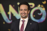 ARCHIVO - Lin-Manuel Miranda llega a la premiere de "Encanto" el 3 de noviembre de 2021 en el cine El Capitan Theatre en Los Ángeles. Miranda compuso las canciones de la cinta animada. (Foto por Richard Shotwell/Invision/AP, Archivo)