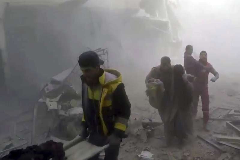 敘利亞內戰：政府軍轟炸反抗軍控制的東古塔地區（AP）