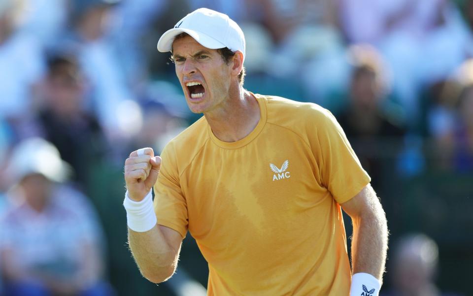 Andy Murray de Gran Bretaña celebra en el partido de octavos de final de hombres solteros contra Joris De Loore de Bélgica (no en la foto) durante el segundo día del Rothesay Open Nottingham en Nottingham Tennis Center el 13 de junio de 2023 en Nottingham, Inglaterra - Getty Images/Nathan Stirk