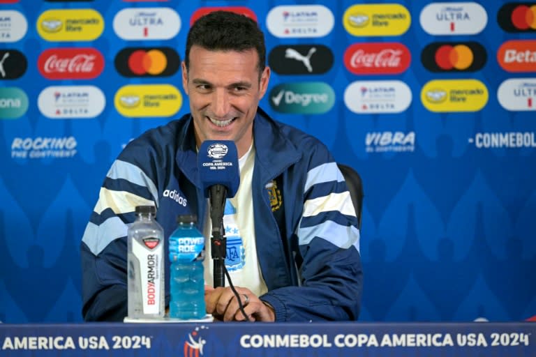 El entrenador argentino Lionel Scaloni asiste a una conferencia de prensa un día antes del partido de cuartos de final del torneo Conmebol Copa América 2024 entre Argentina y Ecuador en el estadio NRG en Houston, Texas, el 3 de julio de 2024 (JUAN MABROMATA)