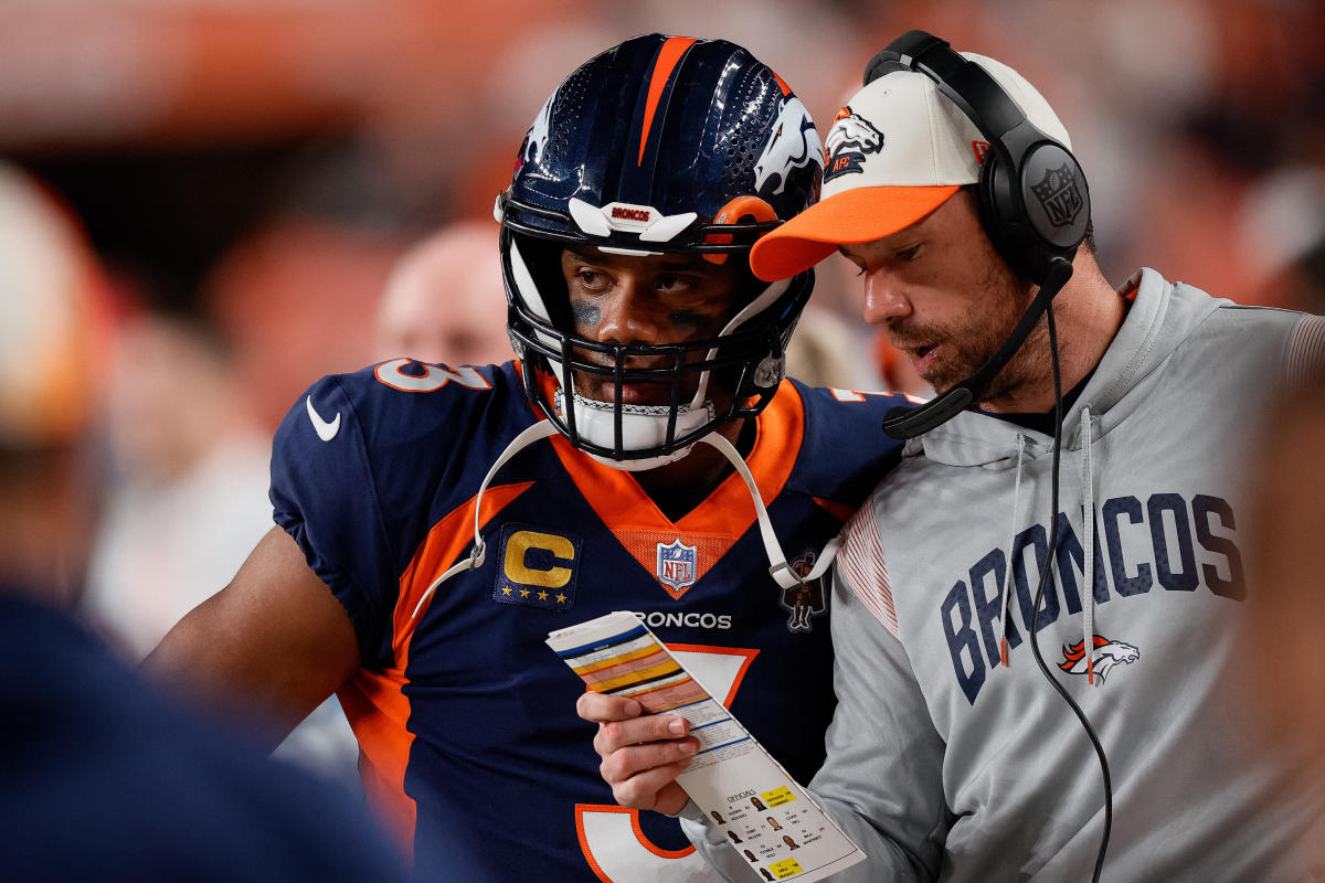 Broncos coach Nathaniel Hackett gives up play-calling duties