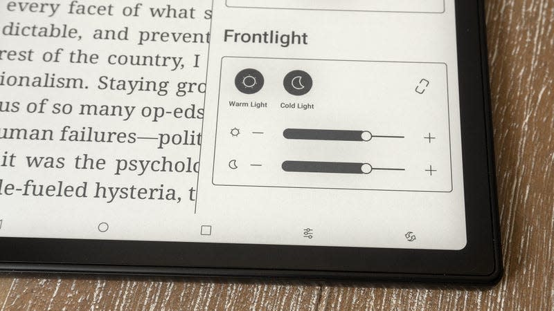 A close-up of the Frontlight adjustment options opened on the Onyx Boox Leaf 2 e-reader.