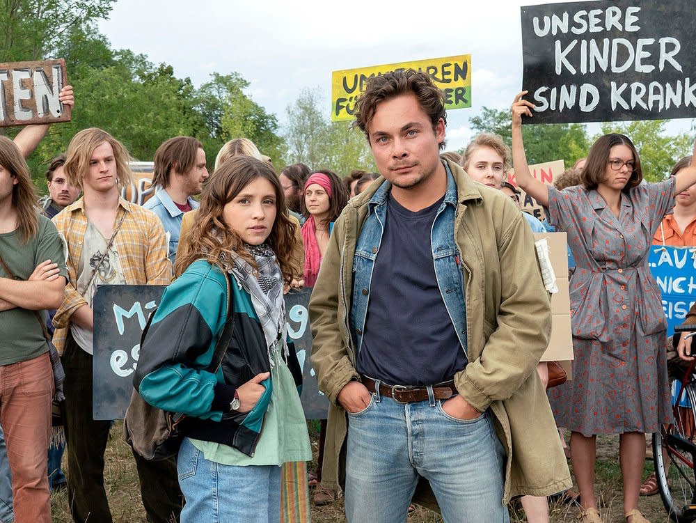 "Die unheimliche Leichtigkeit der Revolution": Franka (Janina Fautz) und Stefan (Ferdinand Lehmann). (Bild: MDR/UFA Fiction/Steffen Junghans)