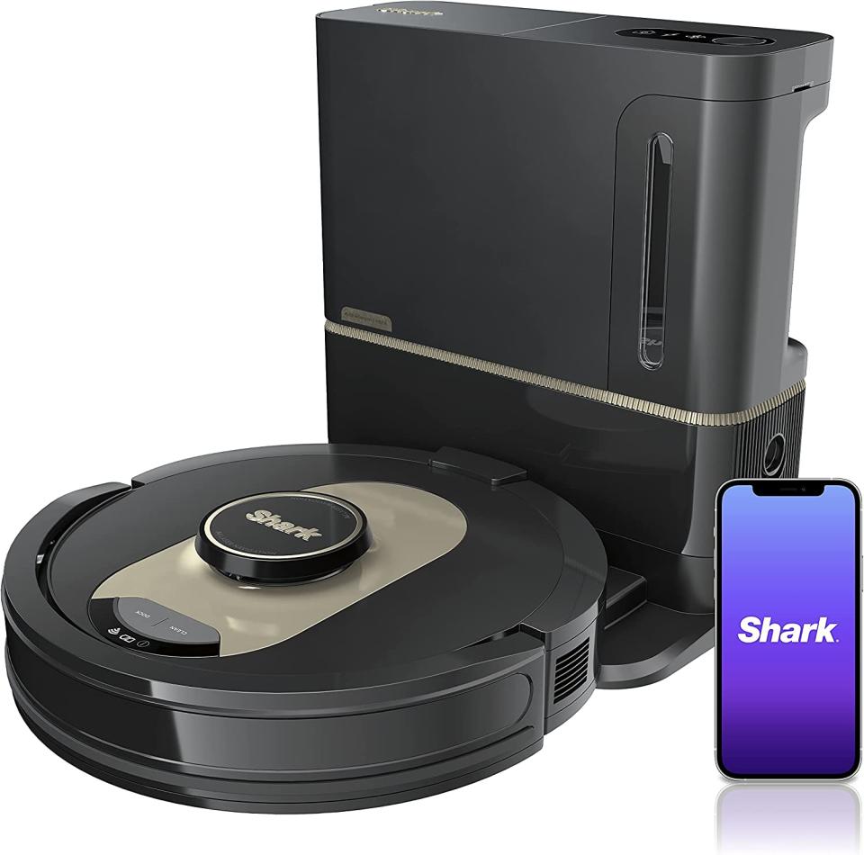 Cyber Week Shark vacuum deals 2021