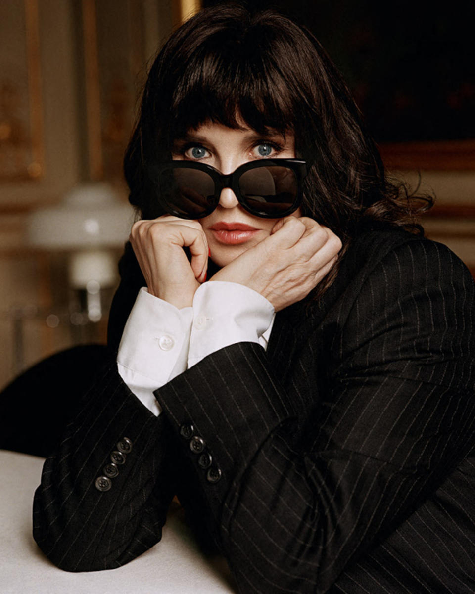 Isabelle Adjani pour la campagne automne-hiver 2022 d'AMI Paris