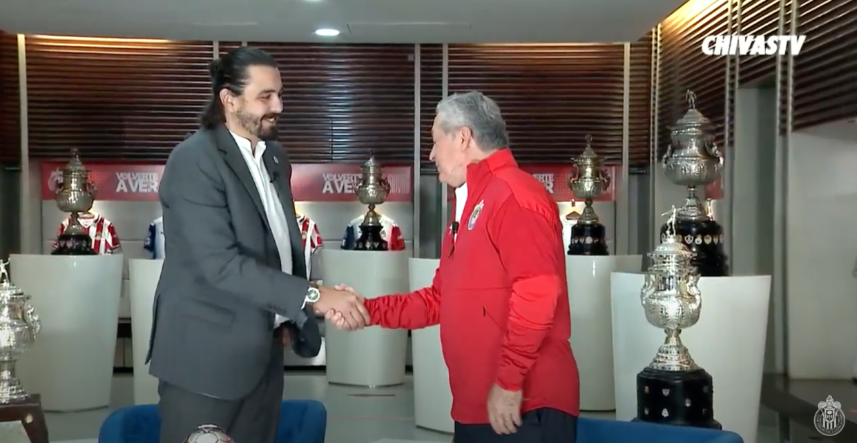 Vucetich entrenador de Chivas. Foto: Captura de pantalla ChivasTV