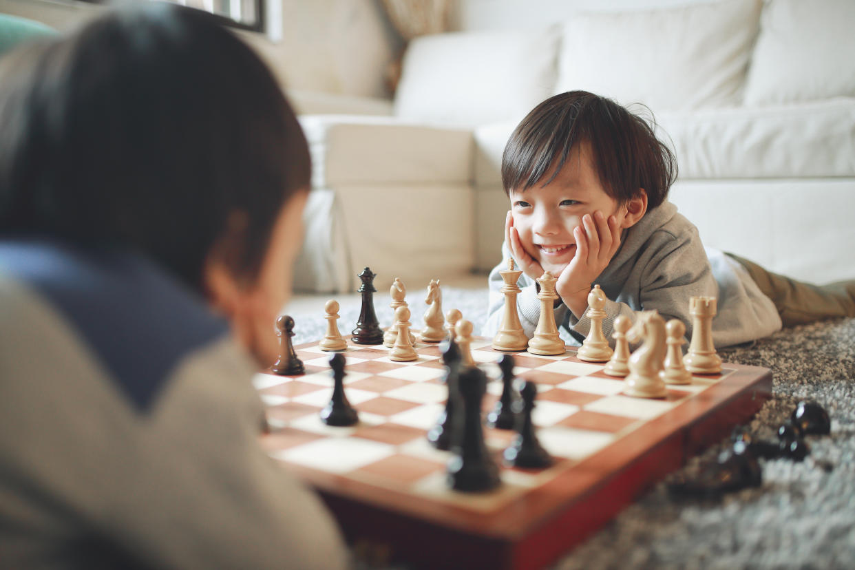 Children playing with chess. (Photo: Getty)