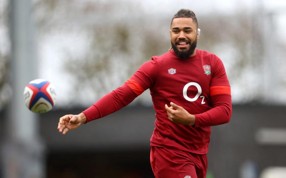 England's Chandler Cunningham-South during training