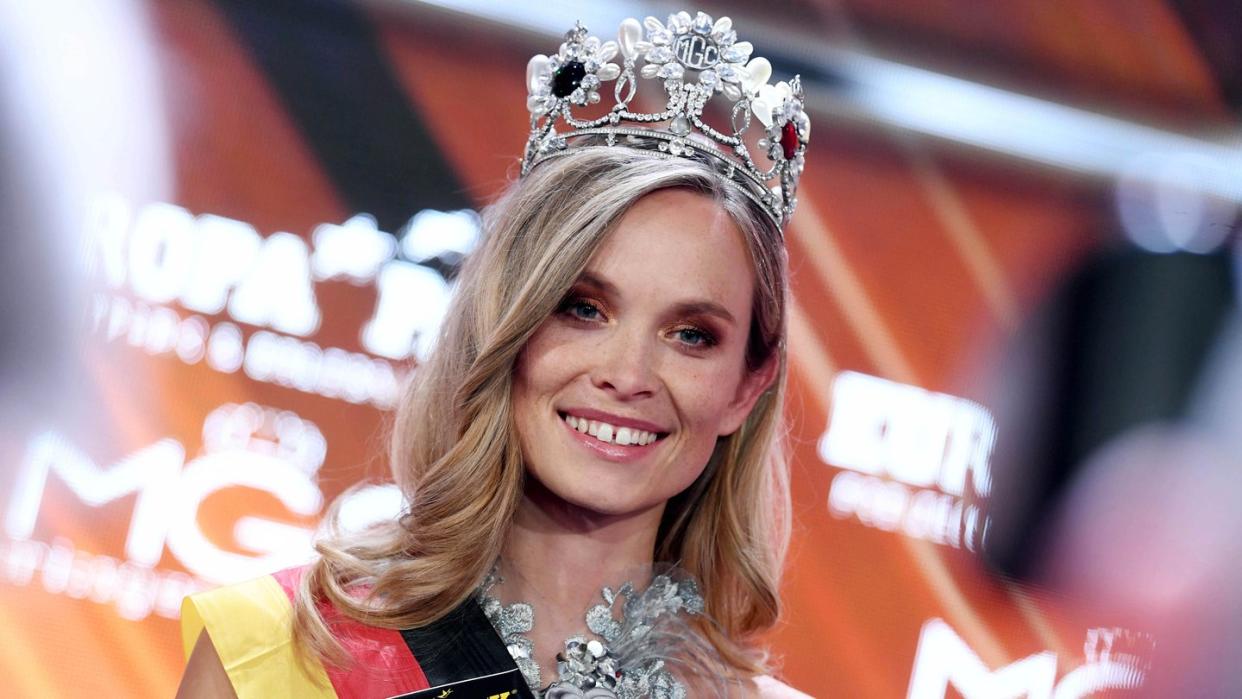 Miss Baden-Württemberg, Nadine Berneis aus Stuttgart, wird im Europa-Park zur "Miss Germany 2019“ gekürt. Foto: Uli Deck