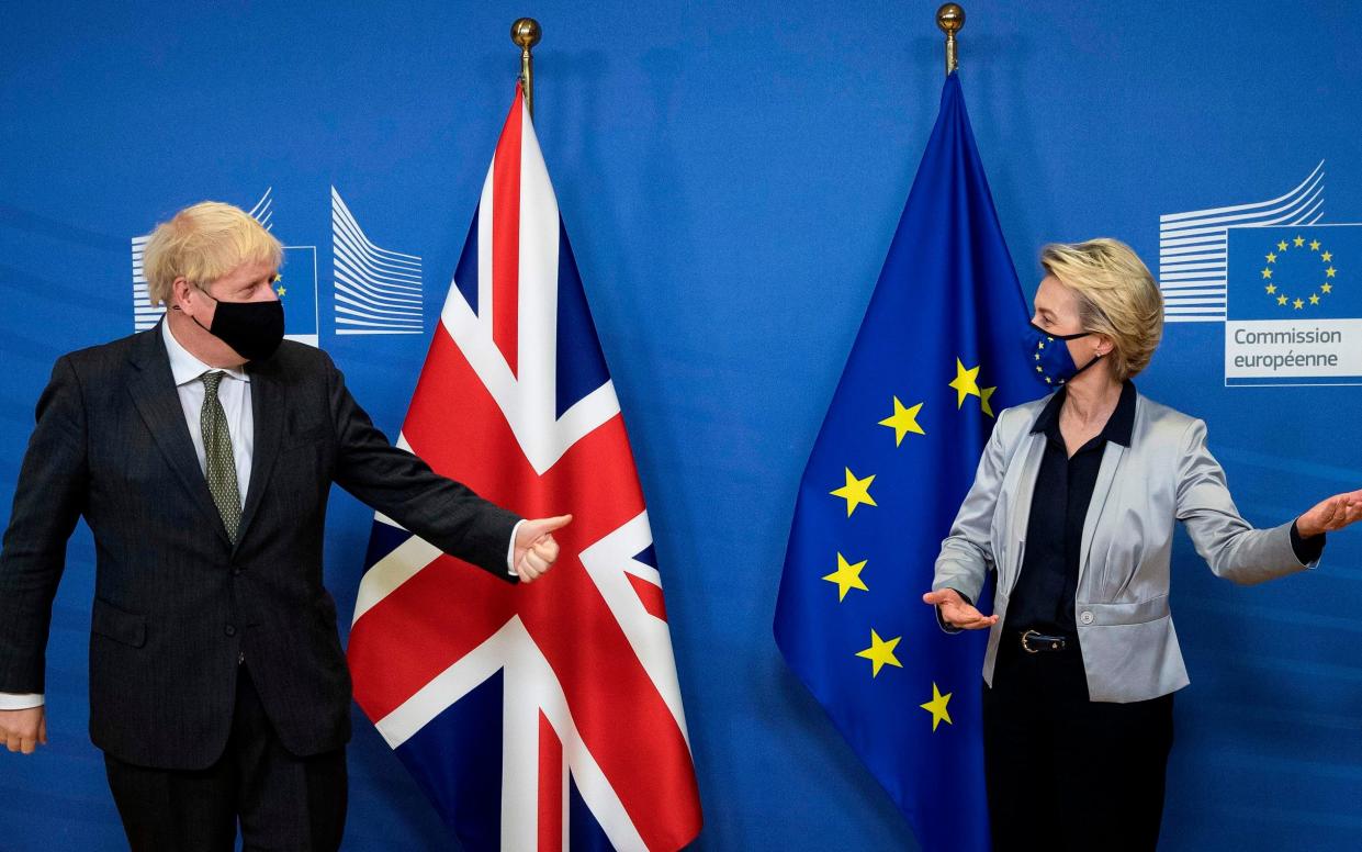 Boris Johnson Ursula von der leyen - AARON CHOWN/AFP