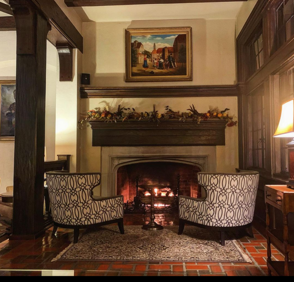 The lobby of the Mariemont Inn, where the National Exemplar is located.