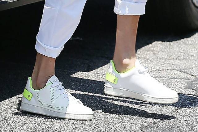 White in Monochrome Outfit + Neon Sneakers – Rvce News - valentino square  sunglasses - Jennifer Lopez Masters All