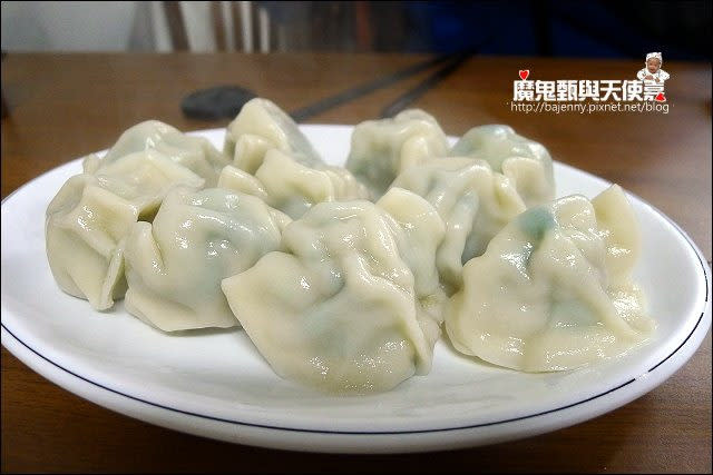 《捷運中和新蘆線/永安市場站美食》中和楊家麵食館~脆皮大鍋貼