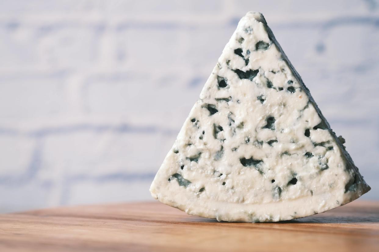 Le bleu dans le fromage pourrait bien devenir rouge, orange...et sans colorant