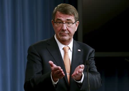 U.S. Defense Secretary Ash Carter speaks at a media briefing at the Pentagon in Washington, October 23, 2015. REUTERS/Yuri Gripas